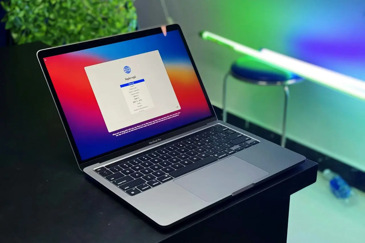 Jakość ekranu w MacBooku Pro M1 jest bardzo wysoka